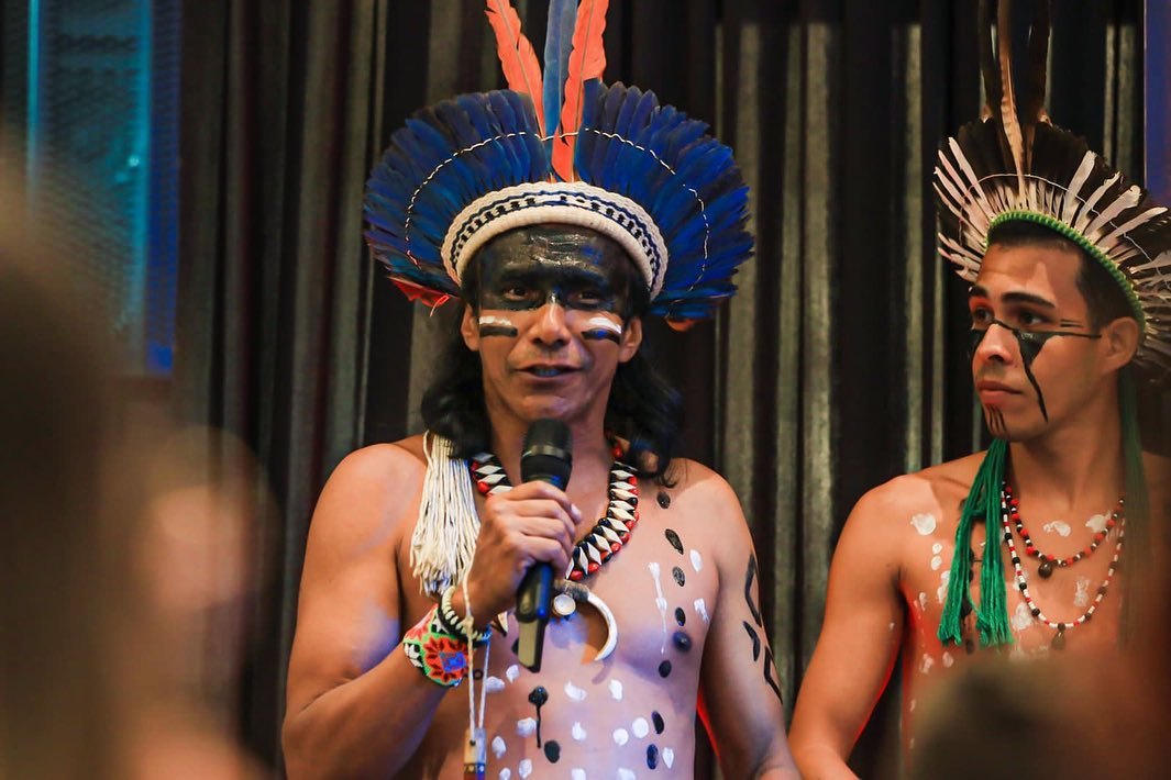 Tkaynã Kariri-Xocó durante uma apresentação cultural